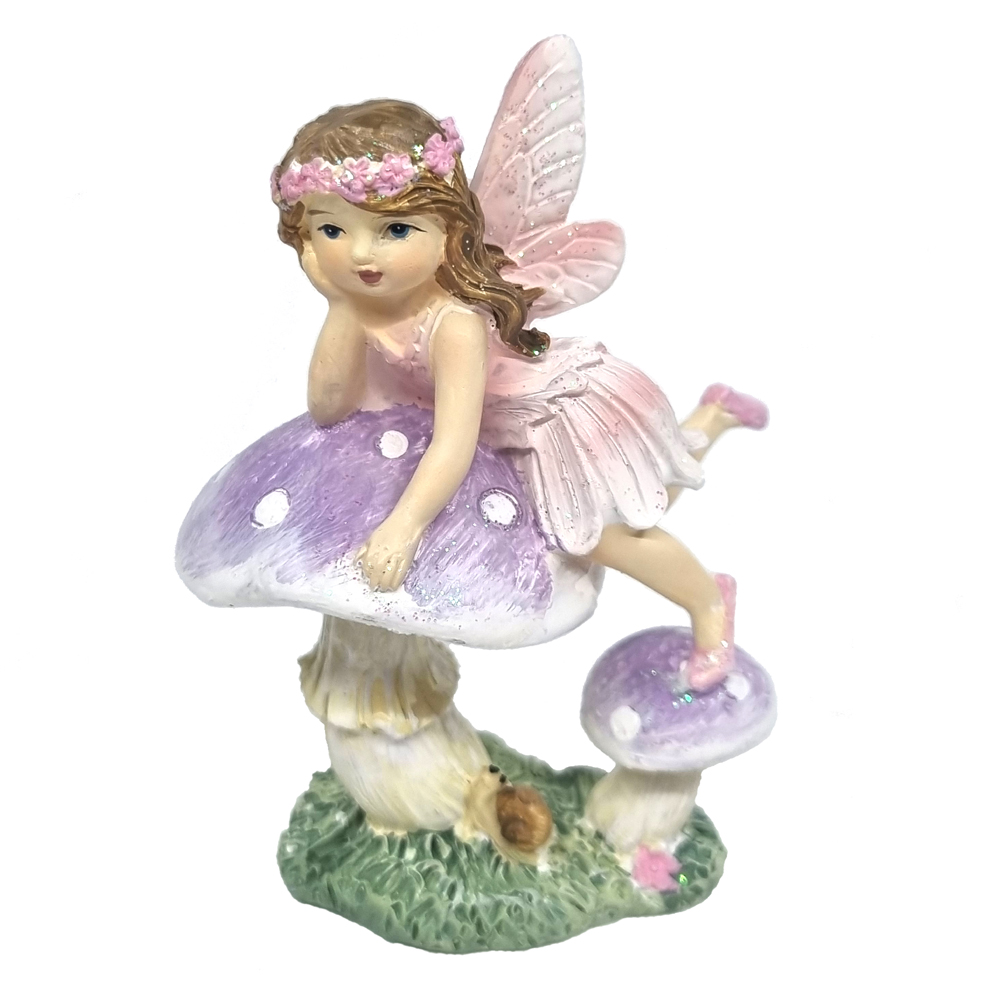Fairy Lulu on Mushrooms